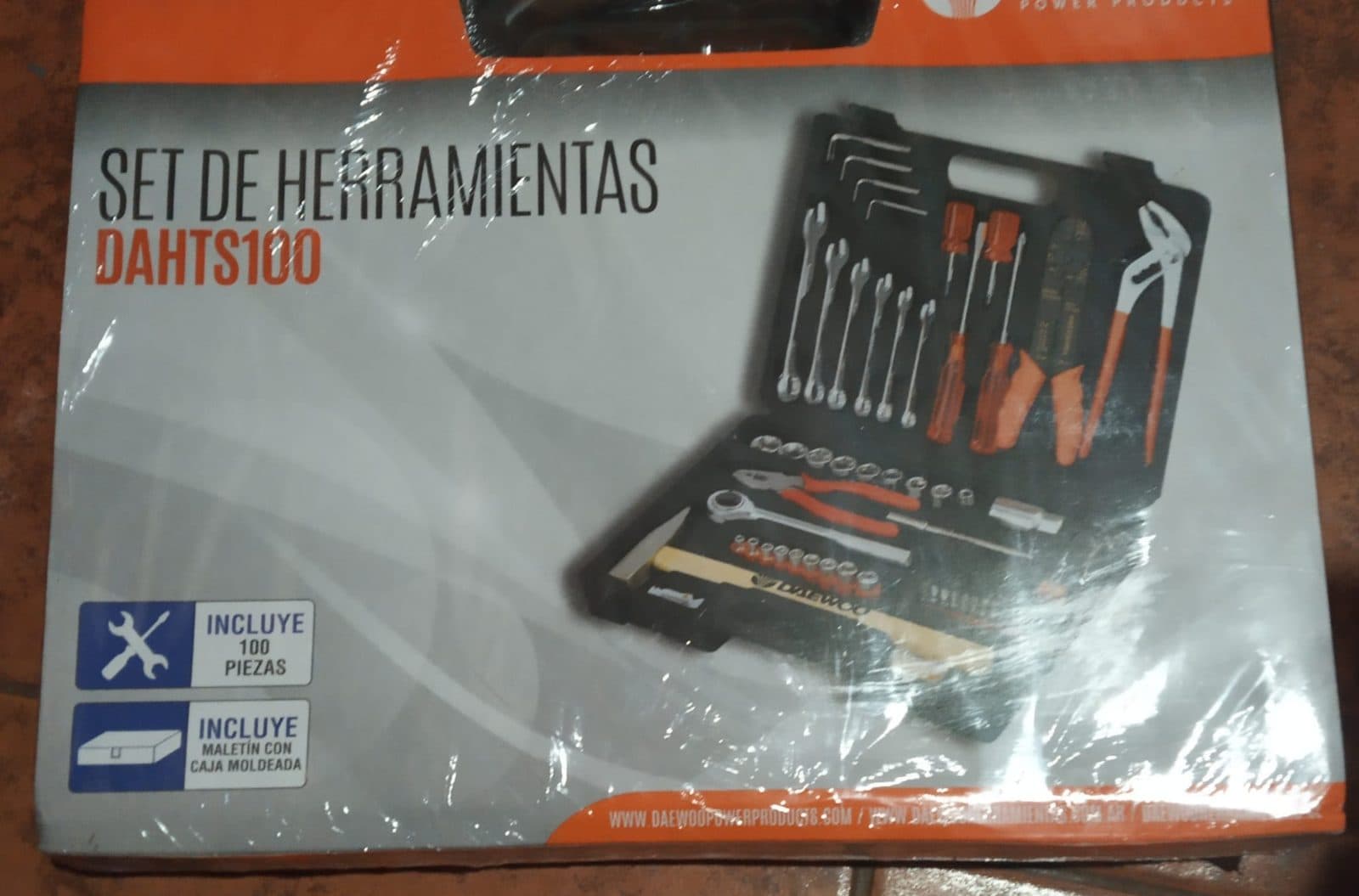 Set de Herramientas DAHTS100 — 100 piezas
